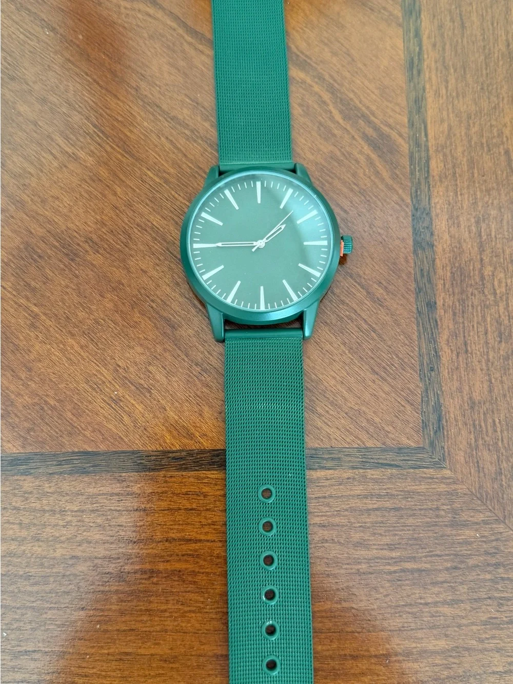 NIB International Concepts Olive Green Men's Minimal Mesh Strap Watch